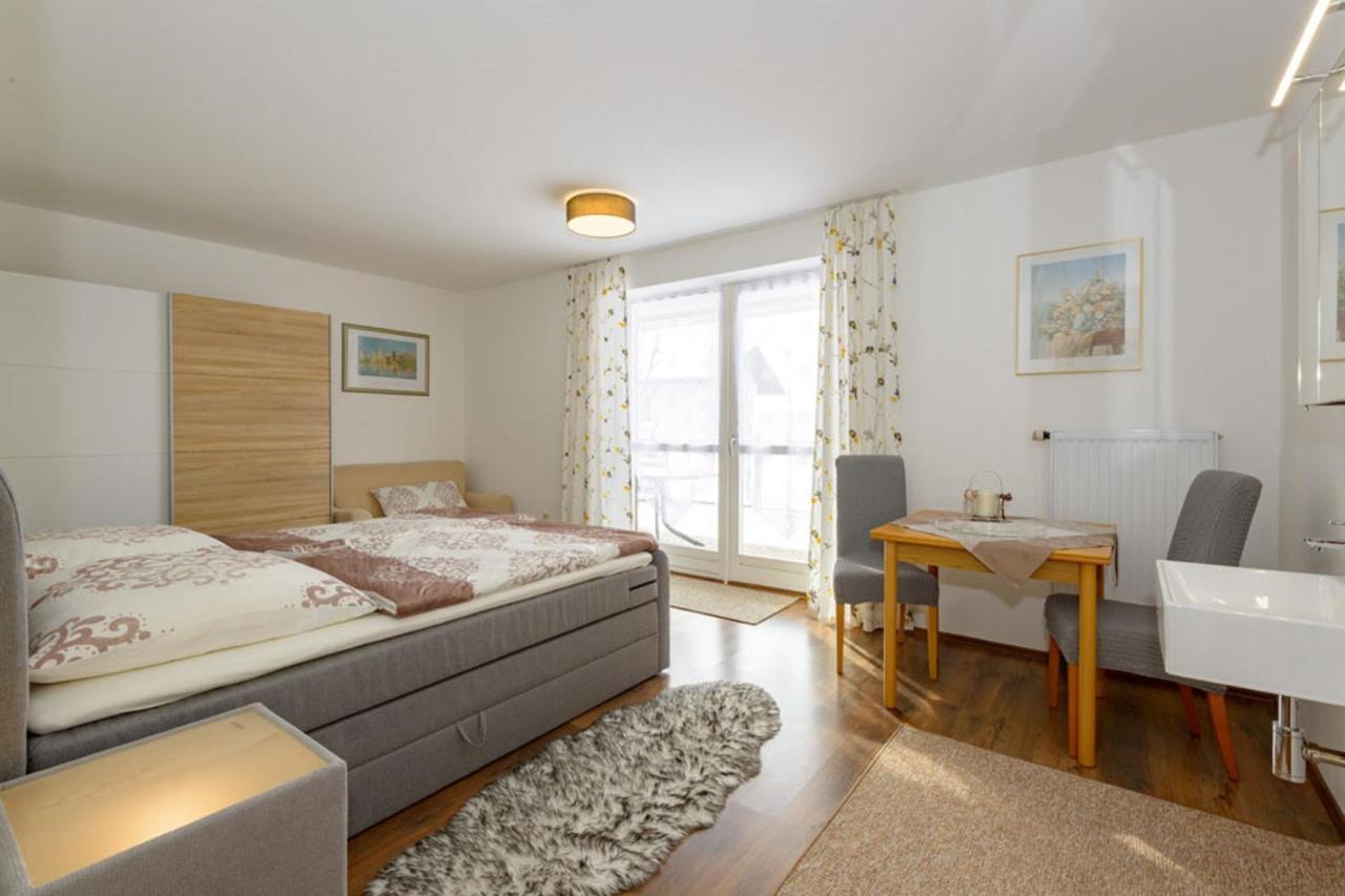 Ferienwohnung Voelkl Böbrach エクステリア 写真