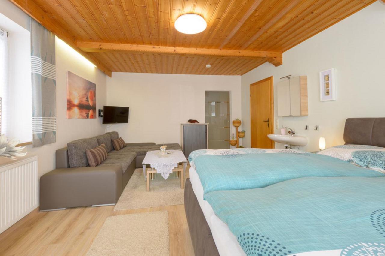 Ferienwohnung Voelkl Böbrach エクステリア 写真